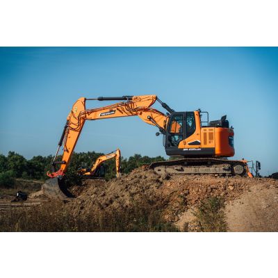 Pelle sur chenilles 25T compacte